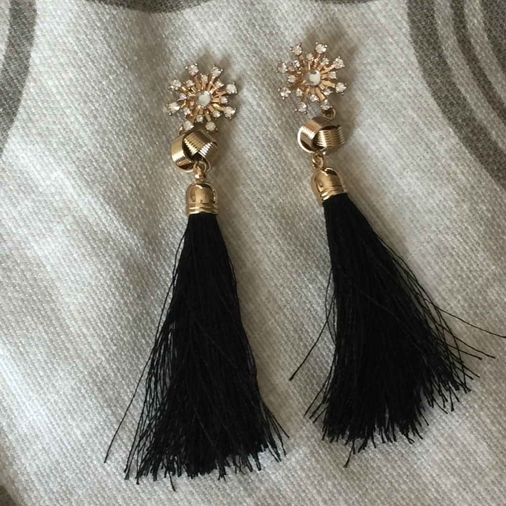 FRINGE EARRINGS